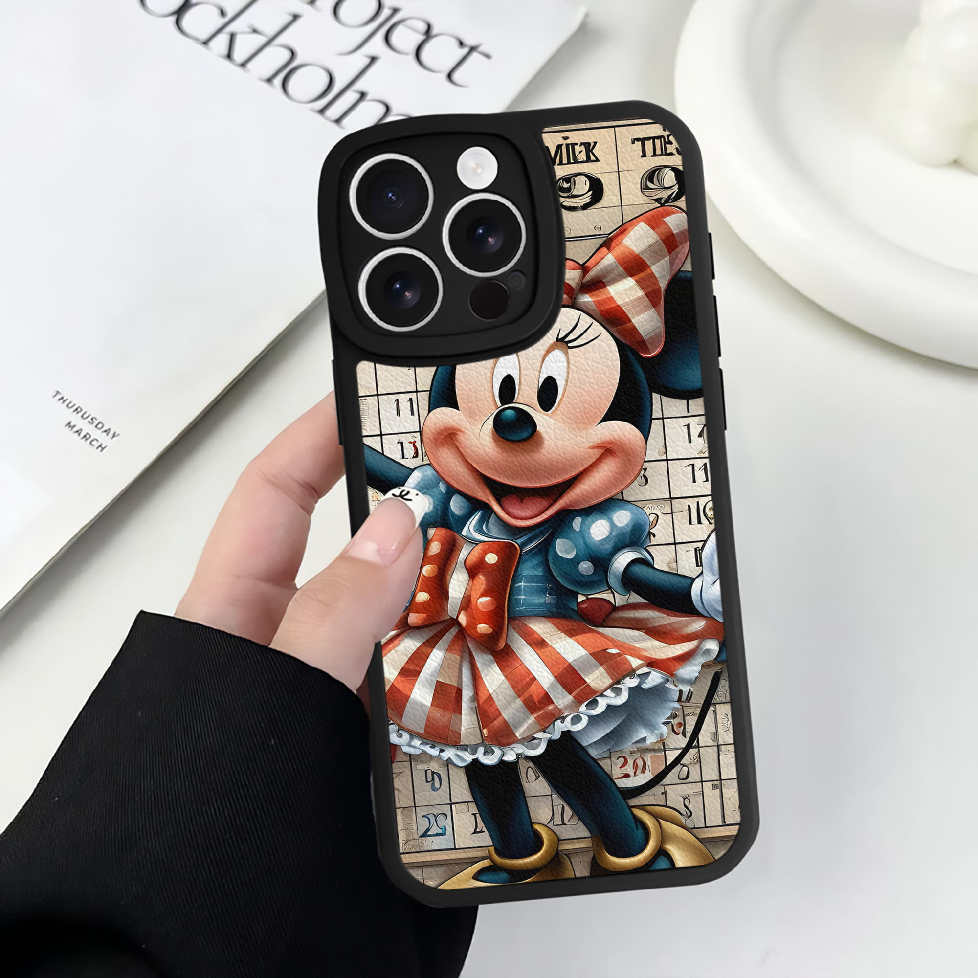 （画像用） ミッキーマウス Mickey Mouse 【iPhone 16シリーズ対応】シリコンスマホケース（レザー調） 材質：シリコン